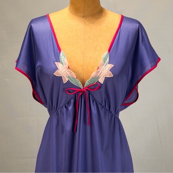 VINTAGE 80s silky nylon nightgown maxi long gown purple blue short sleeve floral - Picture 4 of 12